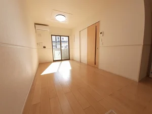 のマンスリーマンション・ウィークリーマンション「グラース・ミニョンⅣ 102・洋室(No.1362705)」メイン画像