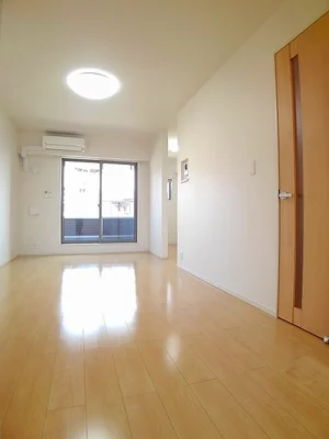 のマンスリーマンション・ウィークリーマンション「クワトロ　フェリーチェ 202・洋室(No.1362873)」メイン画像