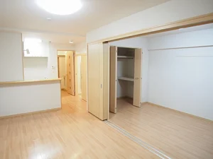 島尻郡八重瀬町のマンスリーマンション・ウィークリーマンション「サニー　カーサ 103・洋室(No.1363358)」メイン画像