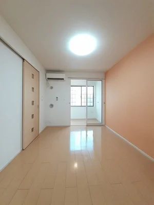 のマンスリーマンション・ウィークリーマンション「レジーナ秋吉Ⅱ 102・洋室(No.1363450)」メイン画像