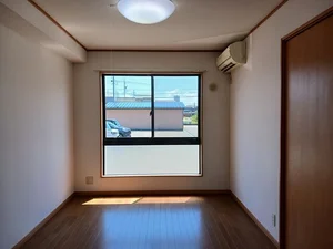 のマンスリーマンション・ウィークリーマンション「ソレアード 102・洋室(No.1363543)」メイン画像