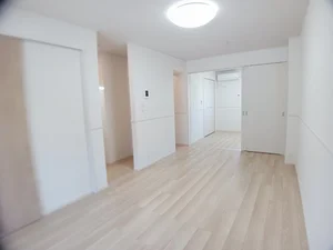 のマンスリーマンション・ウィークリーマンション「ベル　フィオーレ　Ａ 103・洋室(No.1363677)」メイン画像