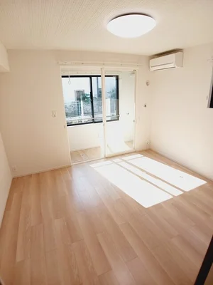 のマンスリーマンション・ウィークリーマンション「デフィ高埇 104・洋室(No.1363736)」メイン画像