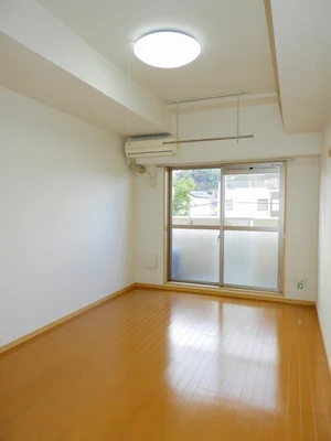 のマンスリーマンション・ウィークリーマンション「ラ・カシェット 302・洋室(No.1363754)」メイン画像