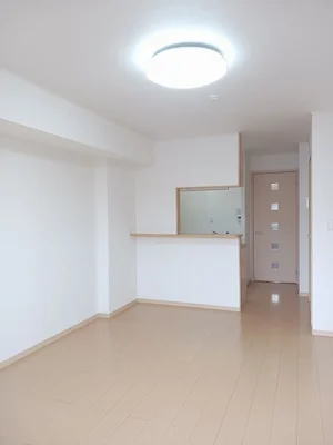 のマンスリーマンション・ウィークリーマンション「光ａｐａｒｔｍｅｎｔ１ 102・洋室(No.1363961)」メイン画像