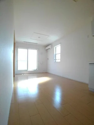 のマンスリーマンション・ウィークリーマンション「リバーサイド　エアリーⅡ 201・洋室(No.1364456)」メイン画像