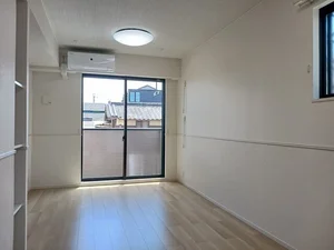 のマンスリーマンション・ウィークリーマンション「カルム・フリーデ　ＦＵ 101・洋室(No.1364729)」メイン画像