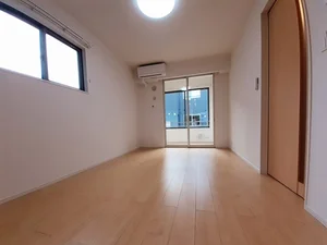 のマンスリーマンション・ウィークリーマンション「イリーデⅠ 102・洋室(No.1365058)」メイン画像