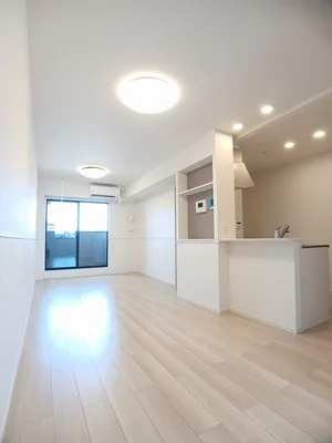 のマンスリーマンション・ウィークリーマンション「ヒカルサ和歌山鳴神Ⅰ 203・洋室(No.1365251)」メイン画像