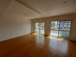 のマンスリーマンション・ウィークリーマンション「ハミングバートⅡ 2E・洋室(No.1365410)」メイン画像