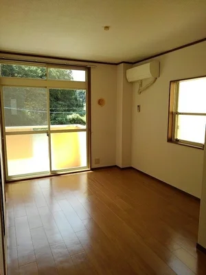 亀山市のマンスリーマンション・ウィークリーマンション「リバーサイドビラⅣ 202・洋室(No.1365413)」メイン画像