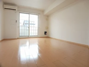 のマンスリーマンション・ウィークリーマンション「プレジール　大島 105・洋室(No.1365464)」メイン画像