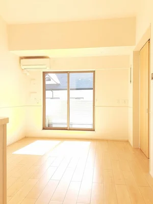 のマンスリーマンション・ウィークリーマンション「サニー　サイド　ステイツ 202・洋室(No.1365483)」メイン画像