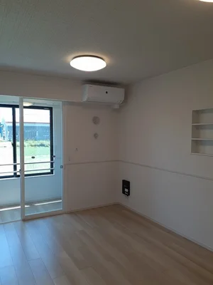 のマンスリーマンション・ウィークリーマンション「スクエア六呂見 101・洋室(No.1366161)」メイン画像