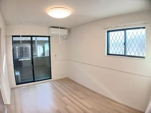 のマンスリーマンション・ウィークリーマンション「ＳｏｌｅｉｌｅⅠ 102・洋室(No.1366346)」メイン画像