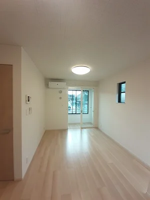 のマンスリーマンション・ウィークリーマンション「ベルシャイン　紀三井寺　Ⅰ 101・洋室(No.1366978)」メイン画像