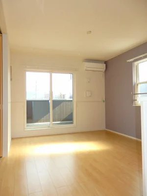 のマンスリーマンション・ウィークリーマンション「ＬＵＣＥ　ＲＩＣＣＡ 203・洋室(No.1367015)」メイン画像