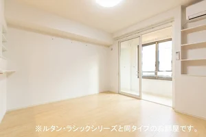 のマンスリーマンション・ウィークリーマンション「ラ・カサ・デ　Ｎ 102・洋室(No.1367041)」メイン画像
