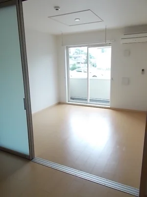 のマンスリーマンション・ウィークリーマンション「ウイステリアⅡ　Ａ 102・洋室(No.1367295)」メイン画像