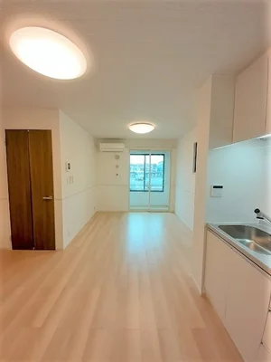 のマンスリーマンション・ウィークリーマンション「モンテリザイア丸亀　Ⅰ 101・洋室(No.1367971)」メイン画像