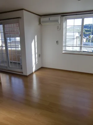 のマンスリーマンション・ウィークリーマンション「Ｖｉｌｌａ　Ｒａｆｆｉｎｅ 201・洋室(No.1368647)」メイン画像