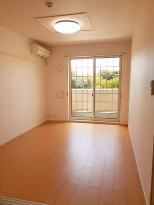 のマンスリーマンション・ウィークリーマンション「カーサ尾城 102・洋室(No.1368752)」メイン画像