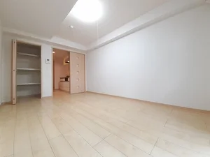 のマンスリーマンション・ウィークリーマンション「ポーシェガーデン２ 205・洋室(No.1368857)」メイン画像