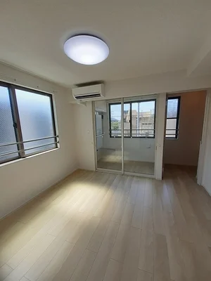 のマンスリーマンション・ウィークリーマンション「アンヴィフェコード　Ⅰ 301・洋室(No.1369008)」メイン画像