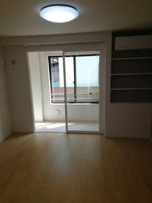 のマンスリーマンション・ウィークリーマンション「ユヌ　ブリーズ 101・洋室(No.1369164)」メイン画像