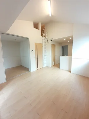 のマンスリーマンション・ウィークリーマンション「アンソレイエⅤ 201・洋室(No.1369226)」メイン画像