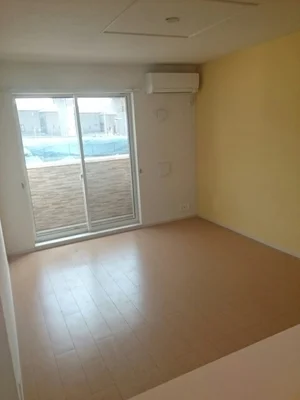 のマンスリーマンション・ウィークリーマンション「ルシェリアＢ 102・洋室(No.1369485)」メイン画像