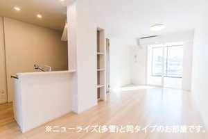 のマンスリーマンション・ウィークリーマンション「Ｔ‘ｓハウス　Ⅳ 102・洋室(No.1369714)」メイン画像