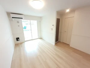 のマンスリーマンション・ウィークリーマンション「ＫＥＳＨＩＫＩ　Ｈａｌｕ 102・洋室(No.1369717)」メイン画像