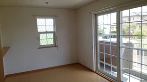 のマンスリーマンション・ウィークリーマンション「パツィエンテ　カプリコルノ　Ⅰ 102・洋室(No.1370186)」メイン画像