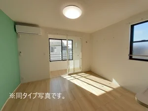 のマンスリーマンション・ウィークリーマンション「コージーハウス　ファミリアＥ 205・洋室(No.1370998)」メイン画像