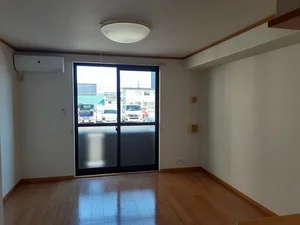 のマンスリーマンション・ウィークリーマンション「アンソレイエ　ガルデン 102・洋室(No.1371142)」メイン画像