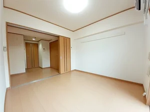 福岡県の大東建託リーシング株式会社のマンスリーマンション・ウィークリーマンション「ＣＲＯＳＳ　ＷＡＶＥ嵐山 110・洋室(No.1371311)」メイン画像