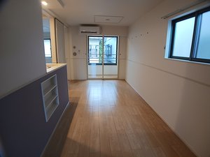 のマンスリーマンション・ウィークリーマンション「ヴェリーザ　ビライズⅢ 203・洋室(No.1371321)」メイン画像