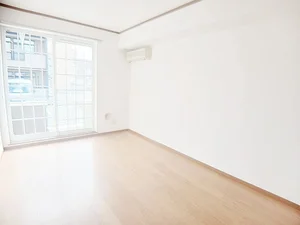 のマンスリーマンション・ウィークリーマンション「カリーノヴィアーレ 102・洋室(No.1371659)」メイン画像