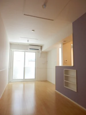 のマンスリーマンション・ウィークリーマンション「ポムダムールⅡ 103・洋室(No.1371753)」メイン画像