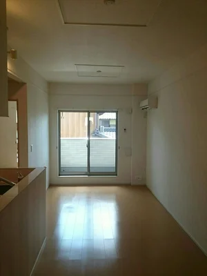 のマンスリーマンション・ウィークリーマンション「ウィン　ボア　ソルテ 202・洋室(No.1371899)」メイン画像