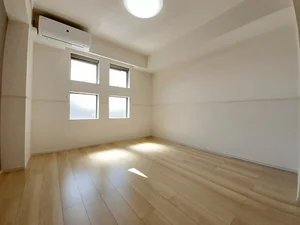 のマンスリーマンション・ウィークリーマンション「ロンガ　ヴィータ和泉Ⅱ 103・洋室(No.1371999)」メイン画像