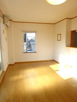 のマンスリーマンション・ウィークリーマンション「ストロベリーカーサⅡ 202・洋室(No.1372330)」メイン画像