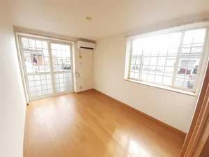 のマンスリーマンション・ウィークリーマンション「シャイン・スクエアＡ 102・洋室(No.1372611)」メイン画像