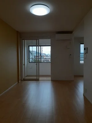 のマンスリーマンション・ウィークリーマンション「ノースコア北府Ⅳ 202・洋室(No.1373122)」メイン画像