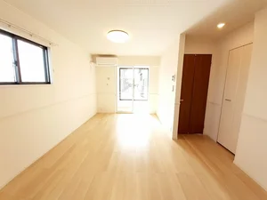 のマンスリーマンション・ウィークリーマンション「ラ・カーサ　ドルチェ　Ⅰ 102・洋室(No.1373127)」メイン画像