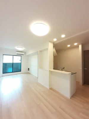 のマンスリーマンション・ウィークリーマンション「プラシードＡ 204・洋室(No.1373188)」メイン画像