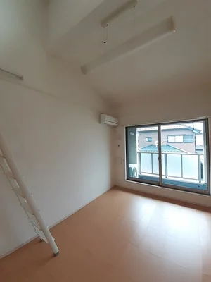 のマンスリーマンション・ウィークリーマンション「グランデ　ピーノ　ドゥーエ 201・洋室(No.1373823)」メイン画像