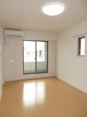 のマンスリーマンション・ウィークリーマンション「リバーフロント山手Ⅱ 201・洋室(No.1373938)」メイン画像