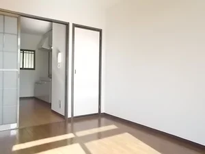 のマンスリーマンション・ウィークリーマンション「コンフォート春日 105・洋室(No.1374158)」メイン画像